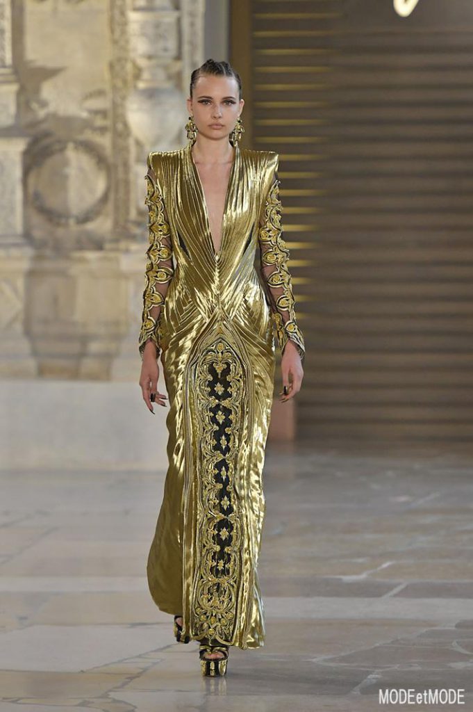 Guo Pei Haute Couture Paris Fall Winter 2018/19 Paris July 2018
