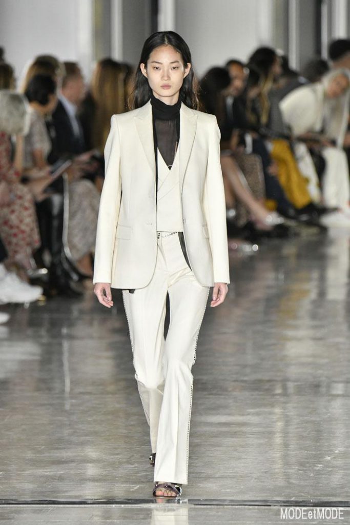 giambattista-valli_ss19_001