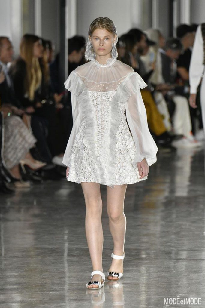 giambattista-valli_ss19_004