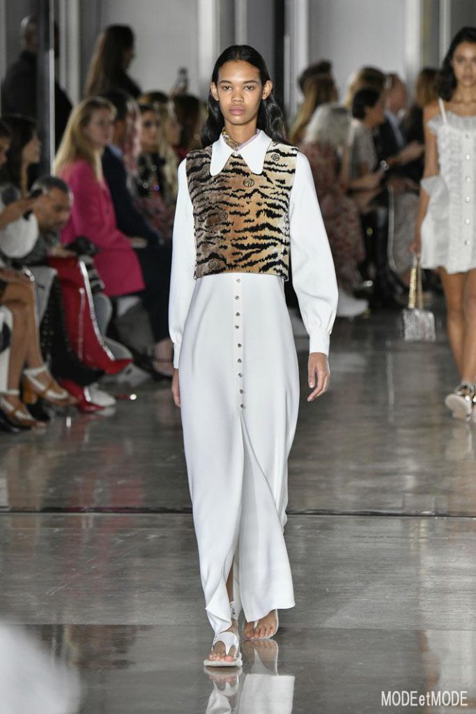 giambattista-valli_ss19_005