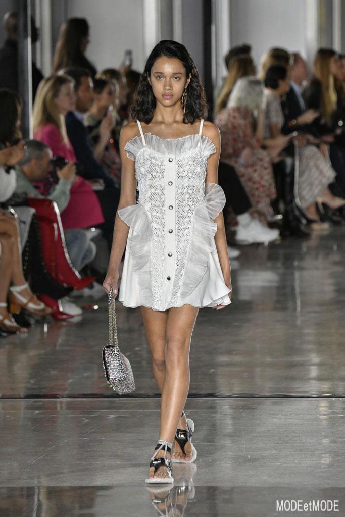 giambattista-valli_ss19_006