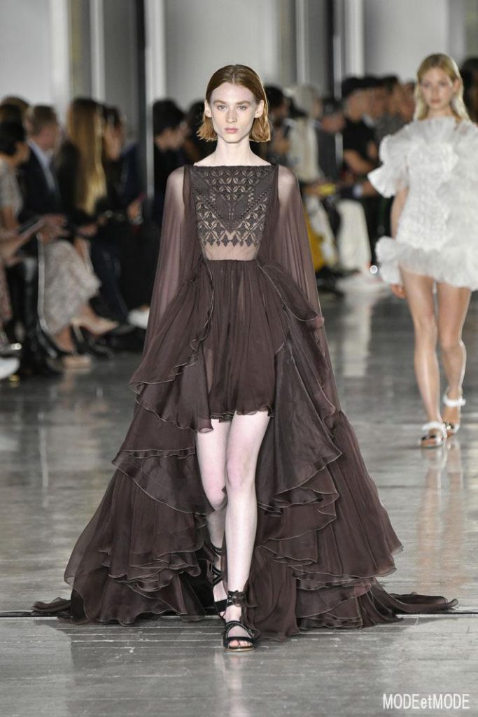 giambattista-valli_ss19_007