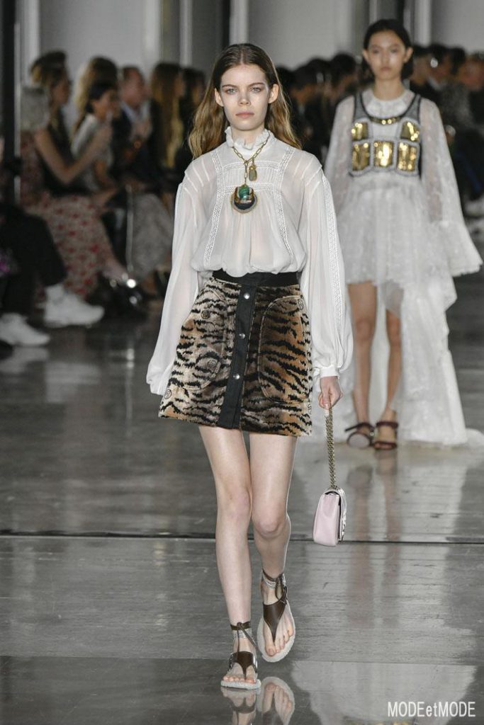 giambattista-valli_ss19_010
