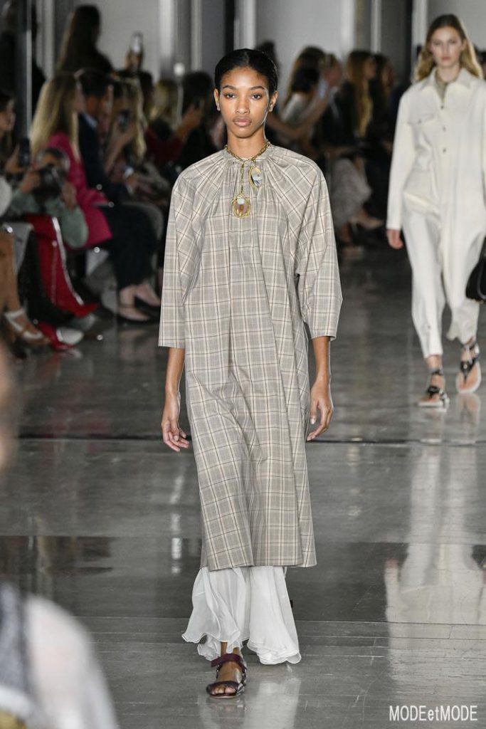 giambattista-valli_ss19_012