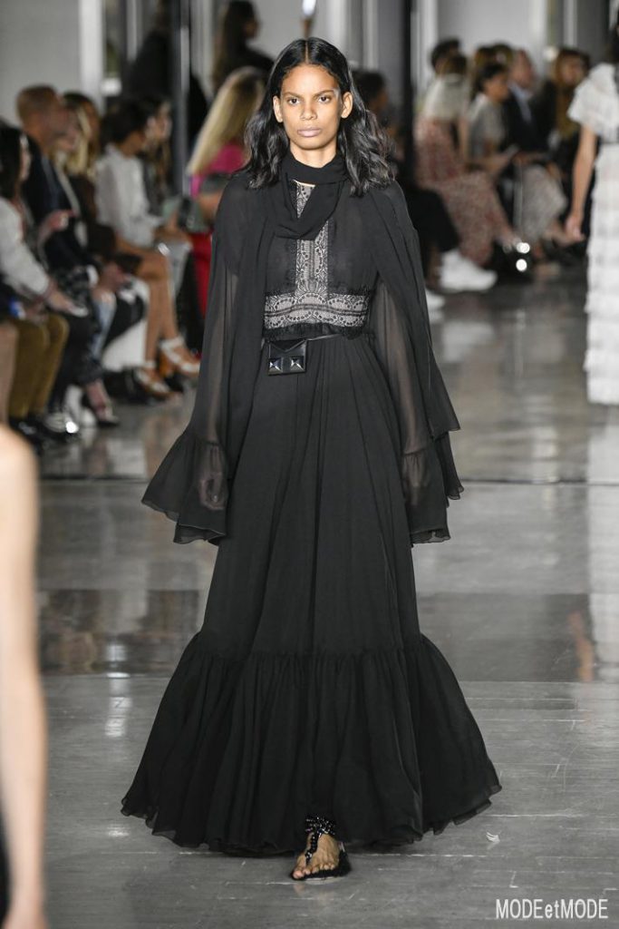 giambattista-valli_ss19_018