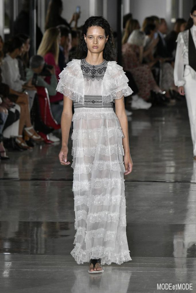giambattista-valli_ss19_019