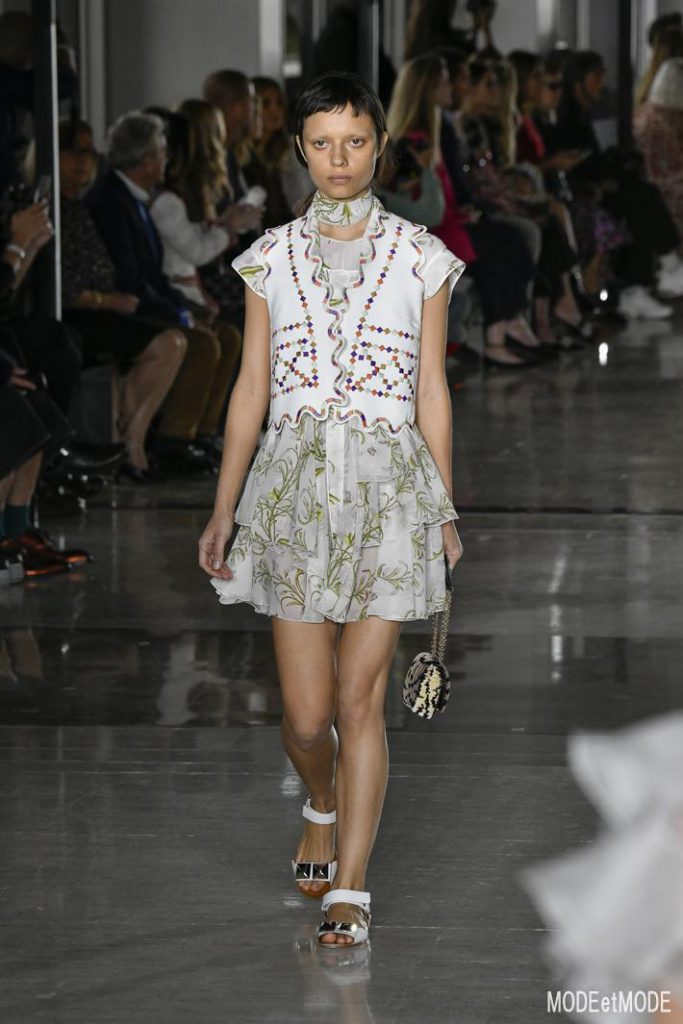 giambattista-valli_ss19_023