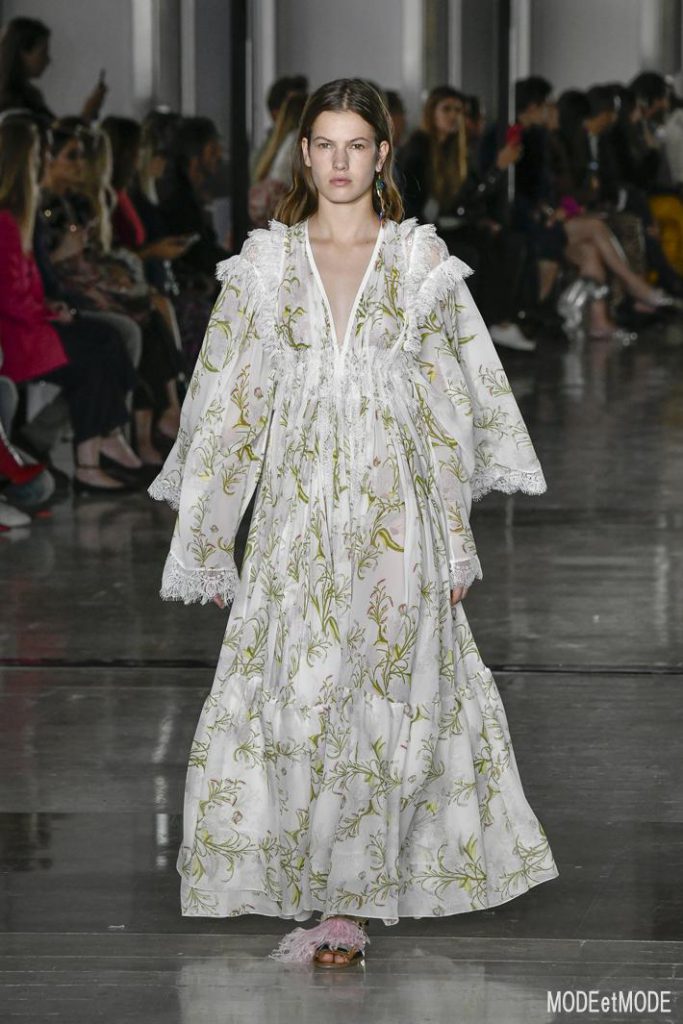 giambattista-valli_ss19_026