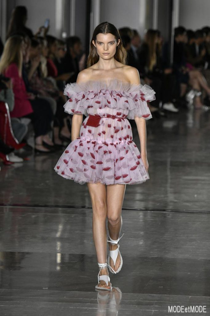 giambattista-valli_ss19_030