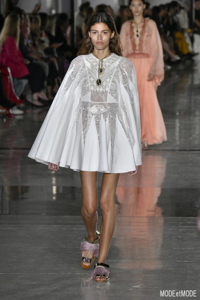 giambattista-valli_ss19_033