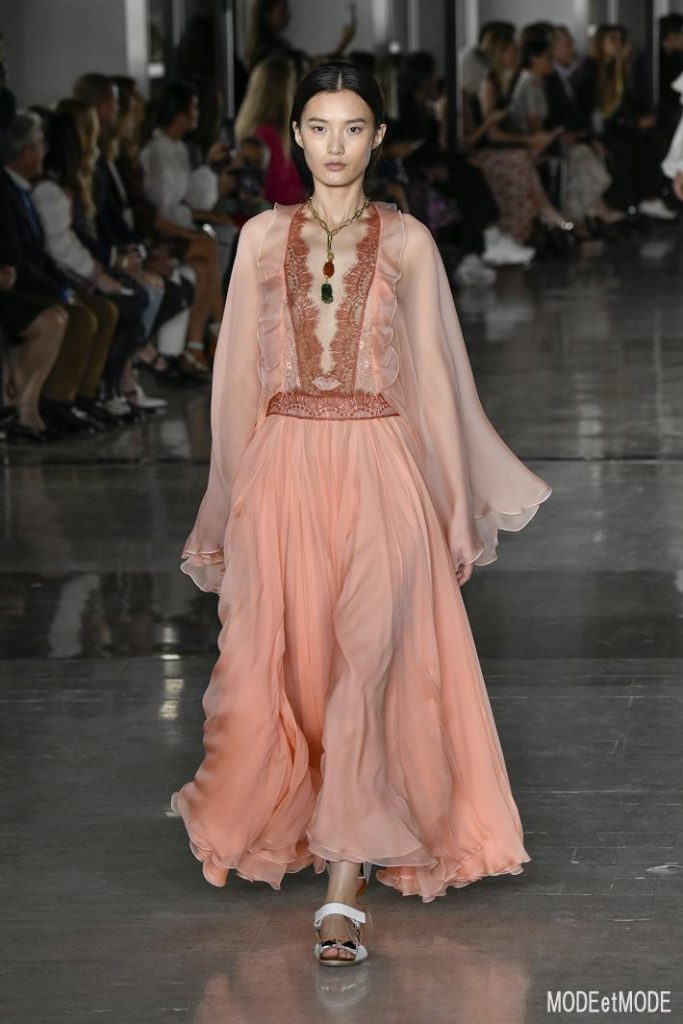 giambattista-valli_ss19_034