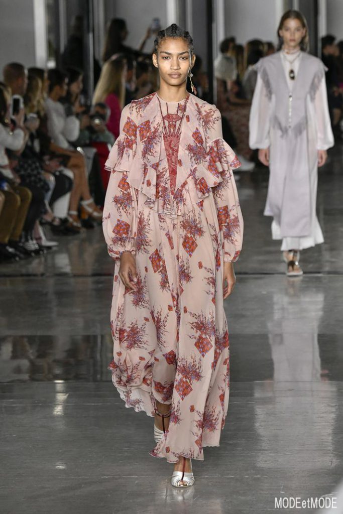 giambattista-valli_ss19_036