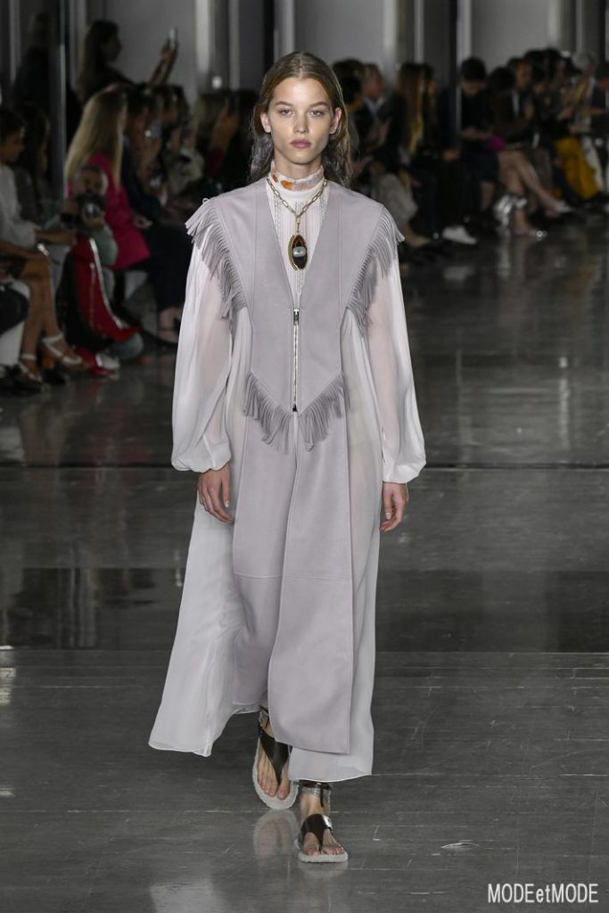giambattista-valli_ss19_037