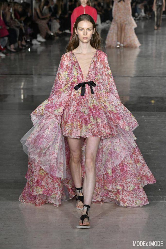 giambattista-valli_ss19_038