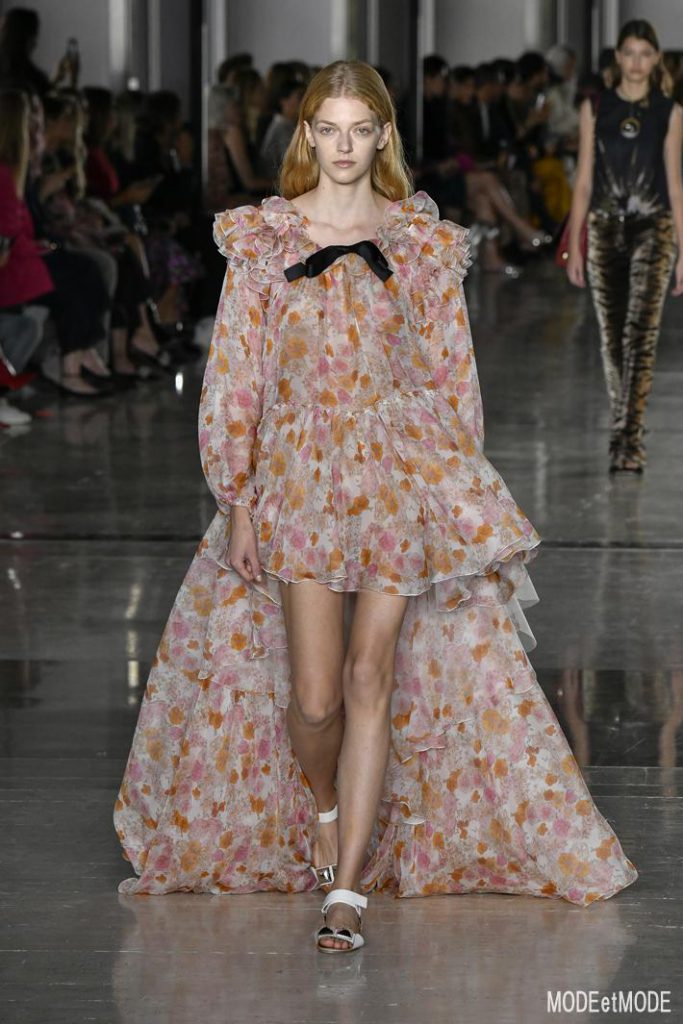 giambattista-valli_ss19_040