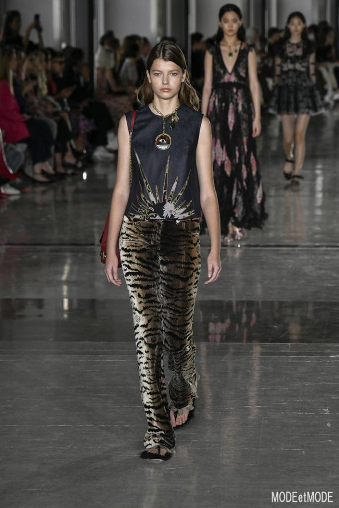 giambattista-valli_ss19_041
