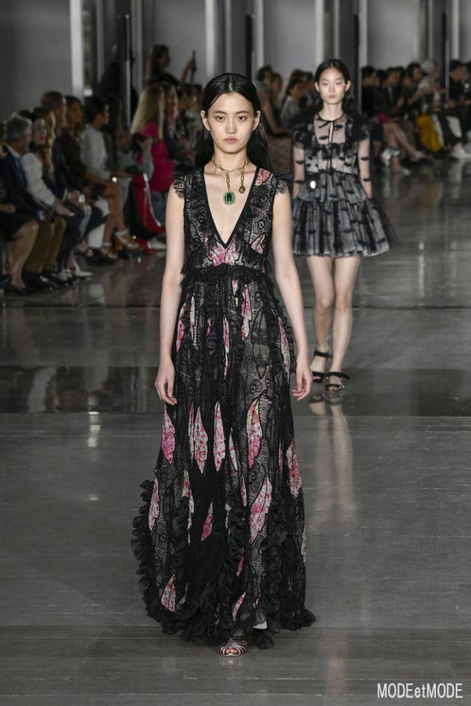 giambattista-valli_ss19_042