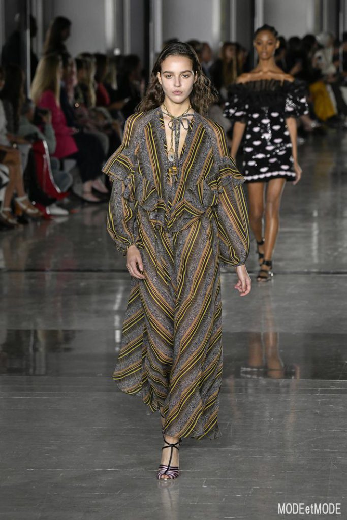 giambattista-valli_ss19_045