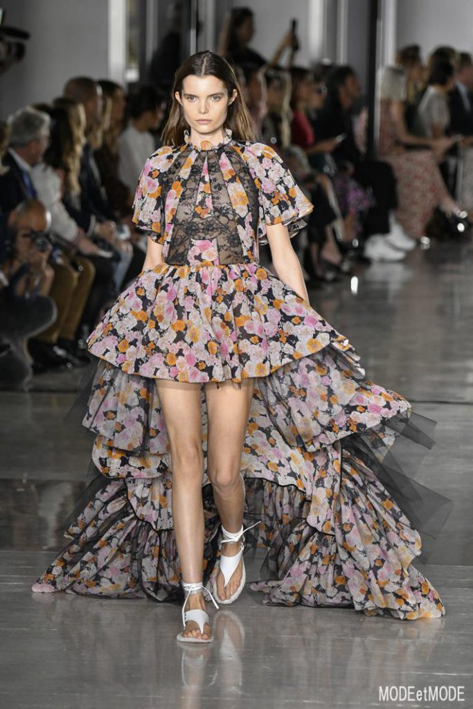 giambattista-valli_ss19_052