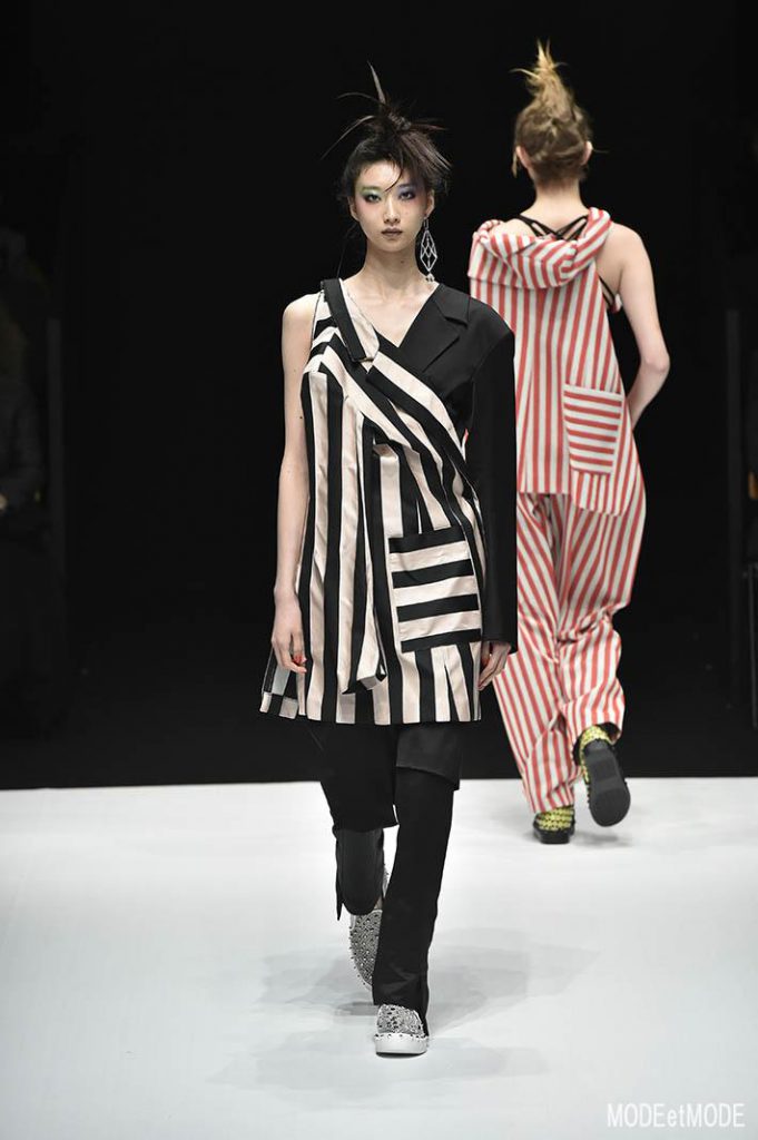 hiroko_koshino_ss19_017