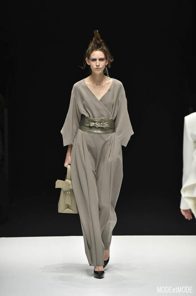 hiroko_koshino_ss19_044