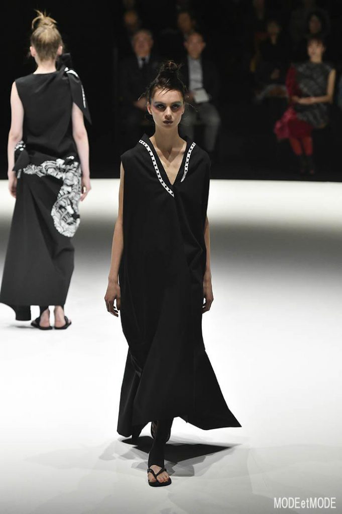 hiroko_koshino_ss19_049