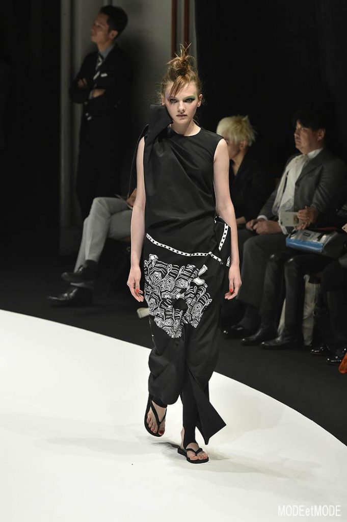 hiroko_koshino_ss19_053