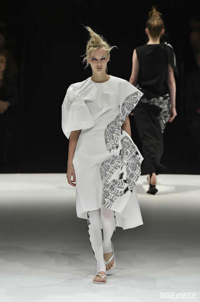 hiroko_koshino_ss19_055