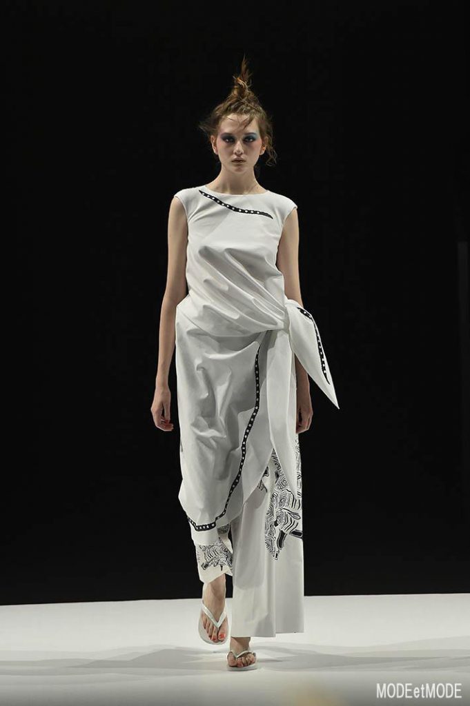 hiroko_koshino_ss19_056