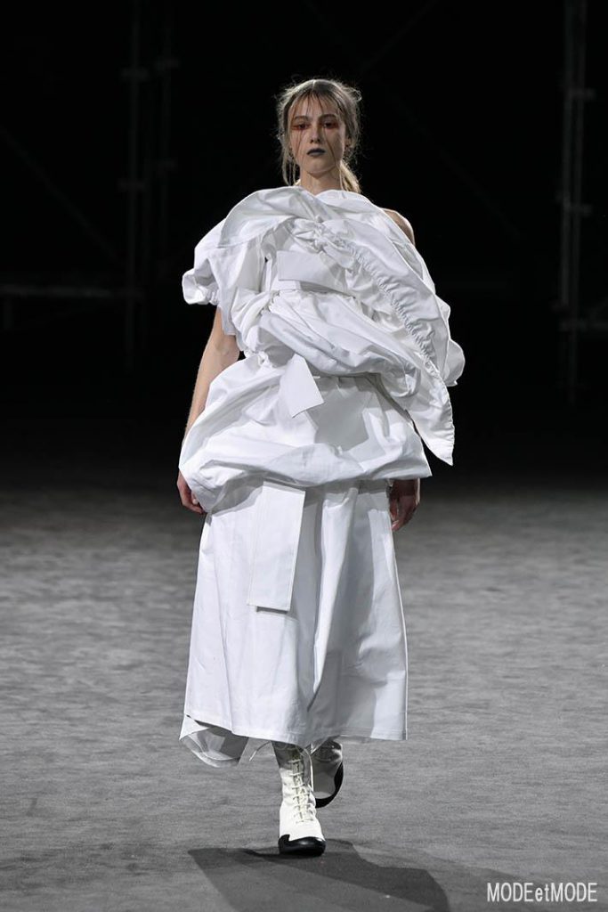 yohji_yamamoto_ss19_032