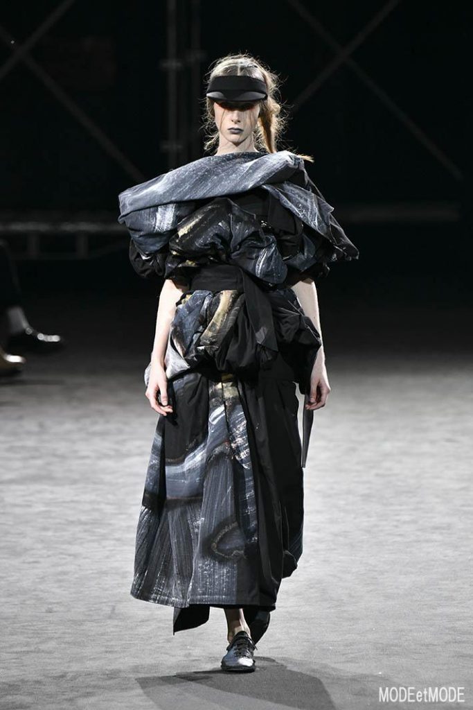 yohji_yamamoto_ss19_034