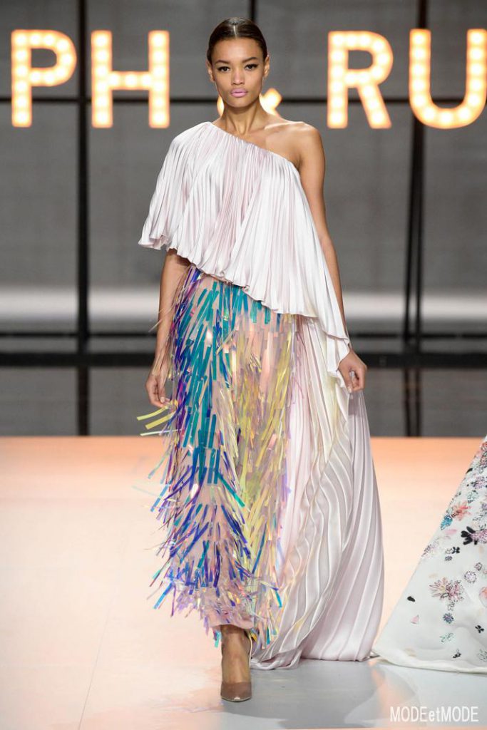 Ralph & Russo : Runway – Paris Fashion Week – Haute Couture Fall/Winter 2016-2017