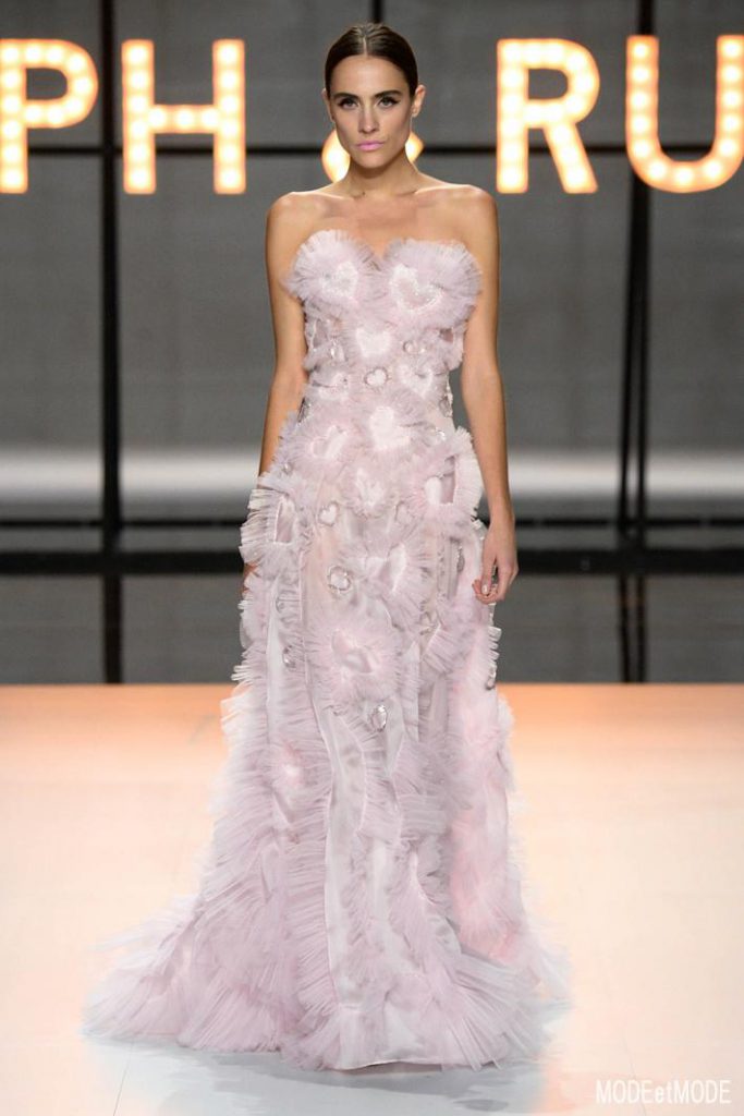 Ralph & Russo : Runway – Paris Fashion Week – Haute Couture Fall/Winter 2016-2017