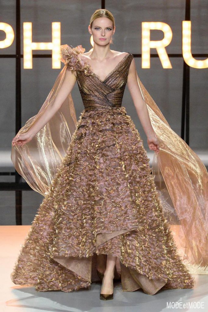 Ralph & Russo : Runway – Paris Fashion Week – Haute Couture Fall/Winter 2016-2017