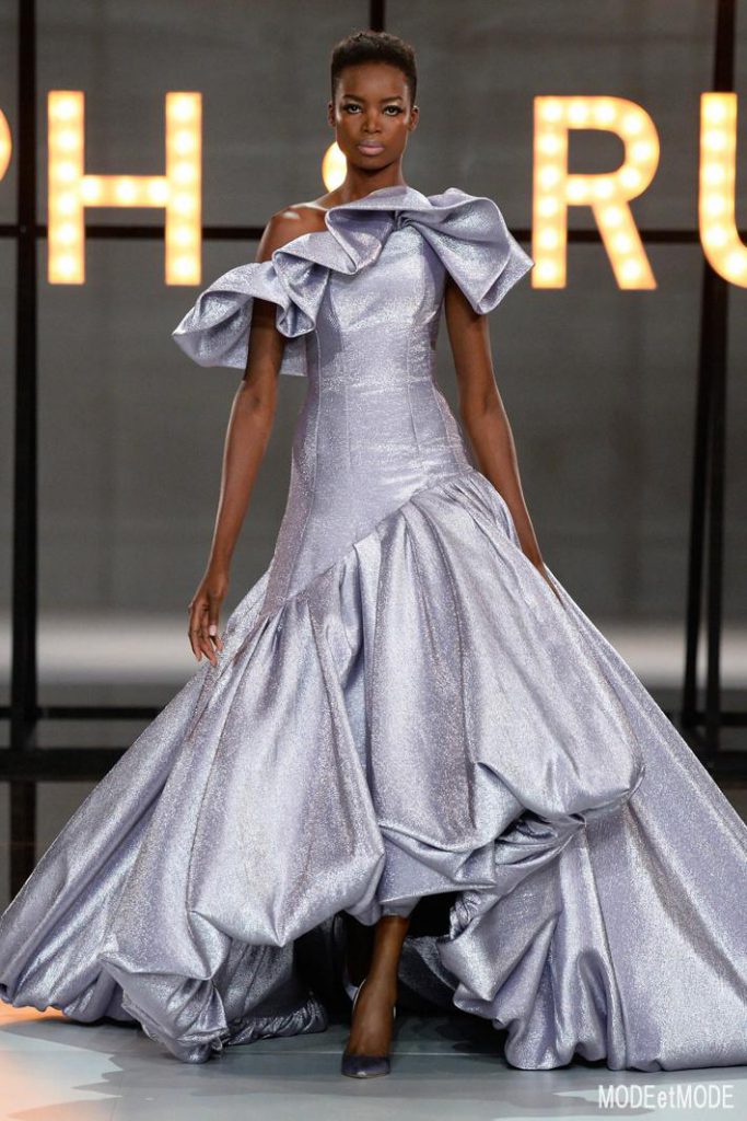 Ralph & Russo : Runway – Paris Fashion Week – Haute Couture Fall/Winter 2016-2017