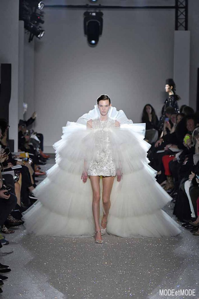 Giambattista Valli SS19 HC