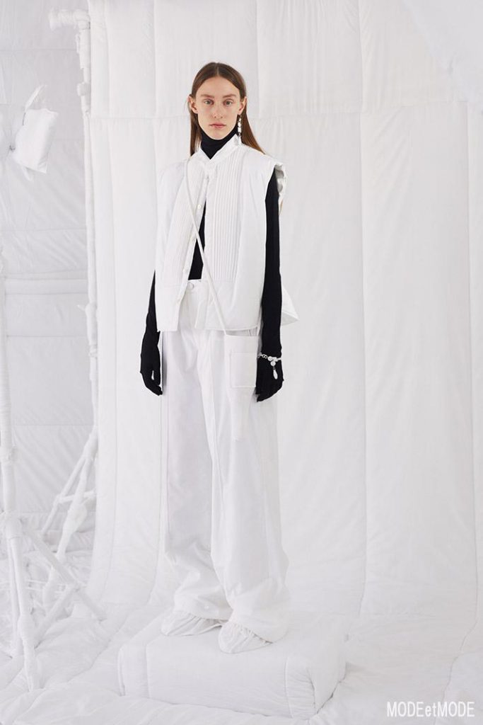 MM6_aw19_007