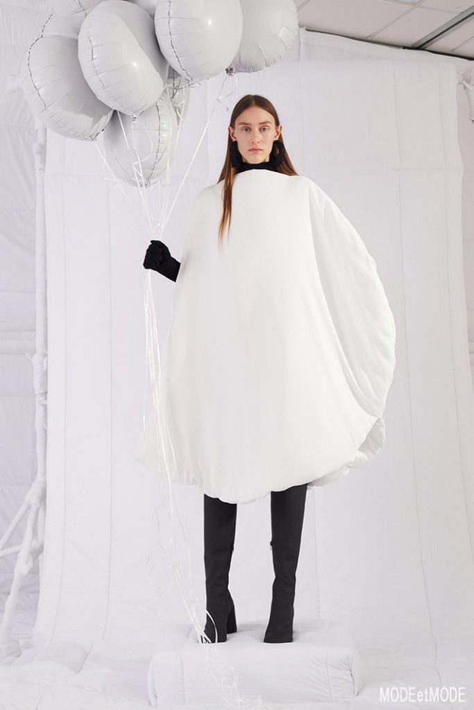 MM6_aw19_010