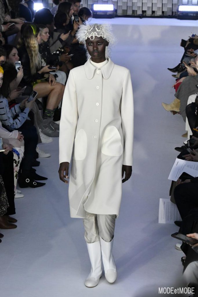 courreges_aw19_002