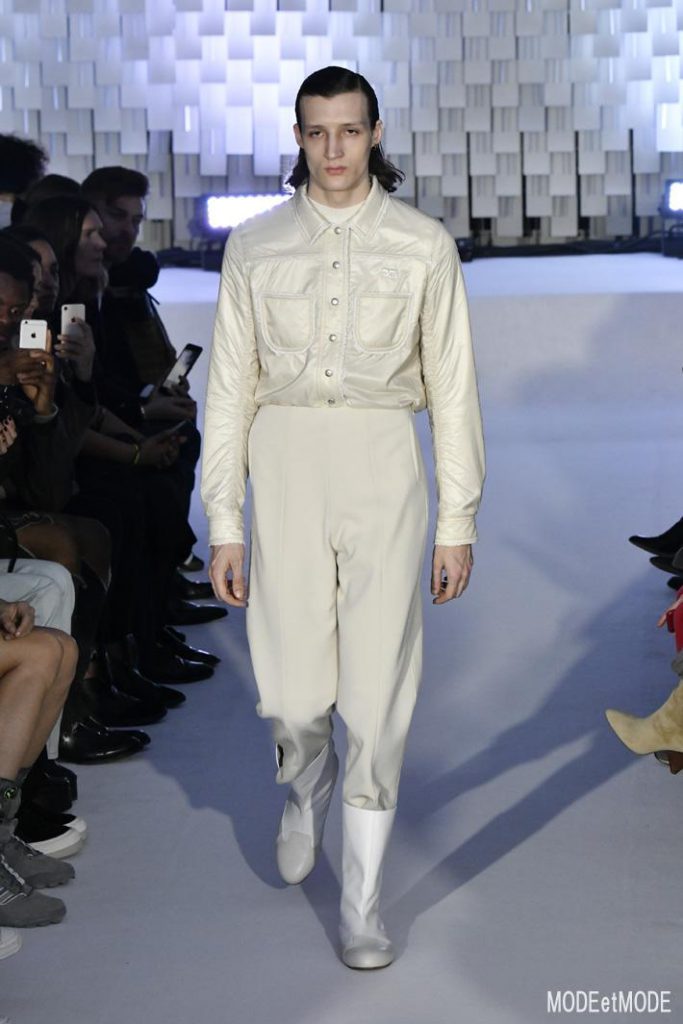 courreges_aw19_003