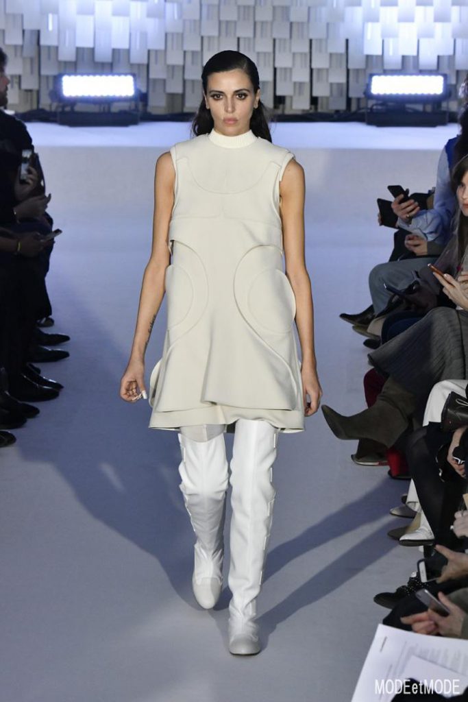 courreges_aw19_004