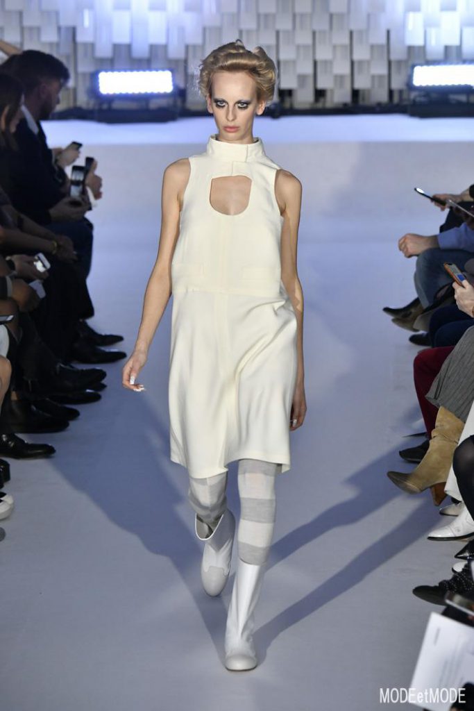 courreges_aw19_009