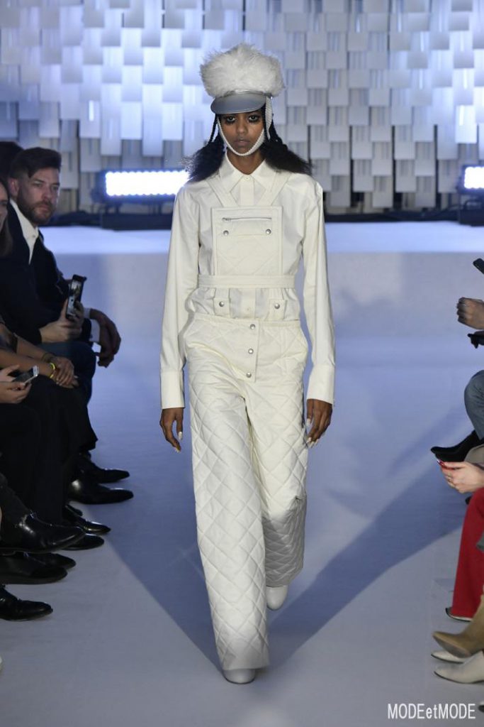 courreges_aw19_014