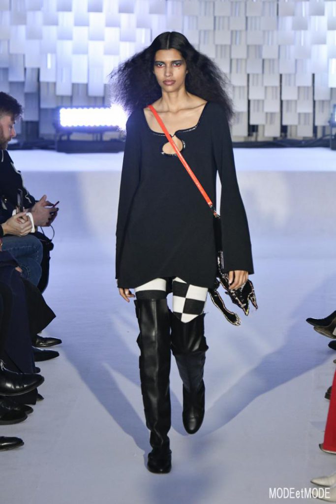 courreges_aw19_026
