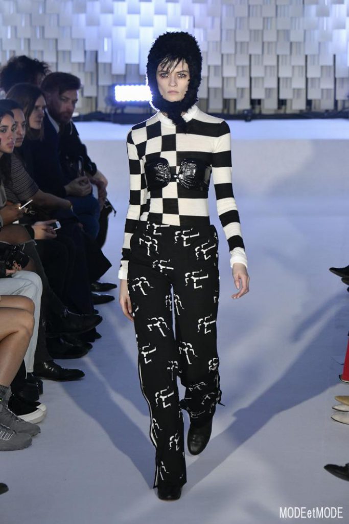 courreges_aw19_029