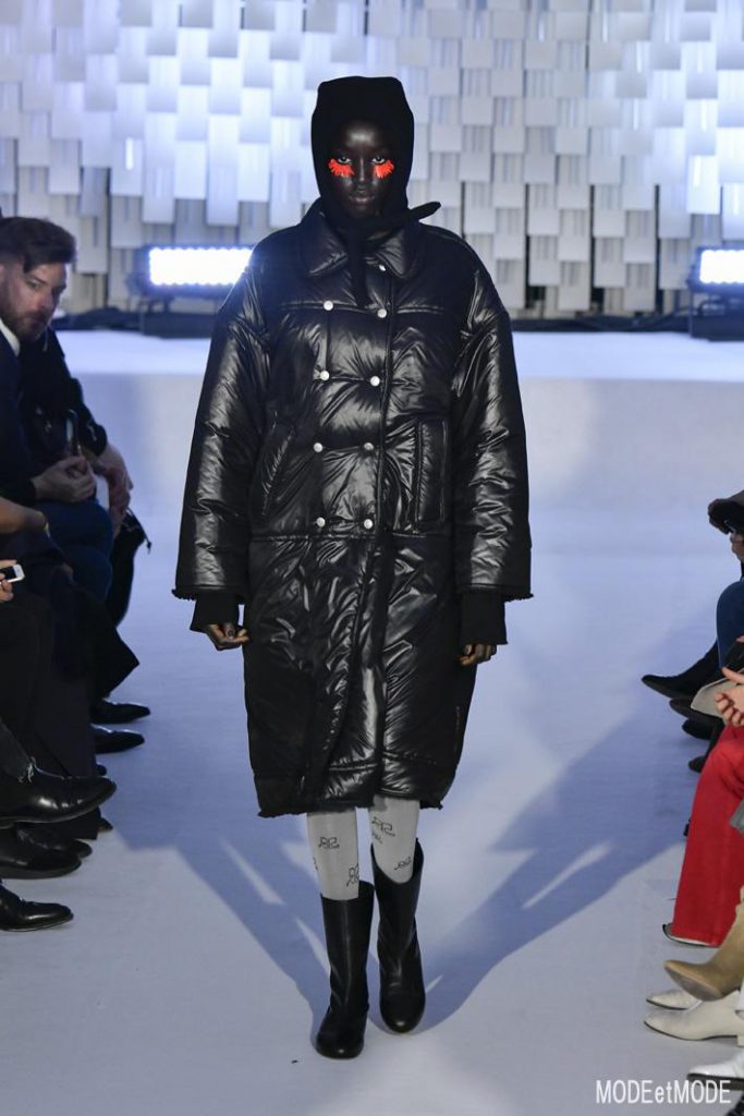 courreges_aw19_030