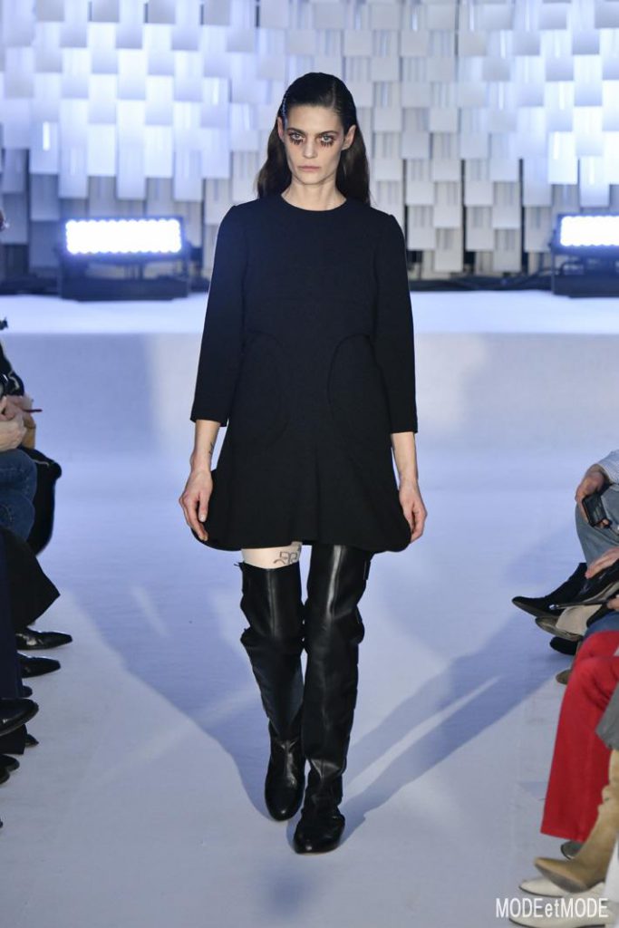courreges_aw19_038