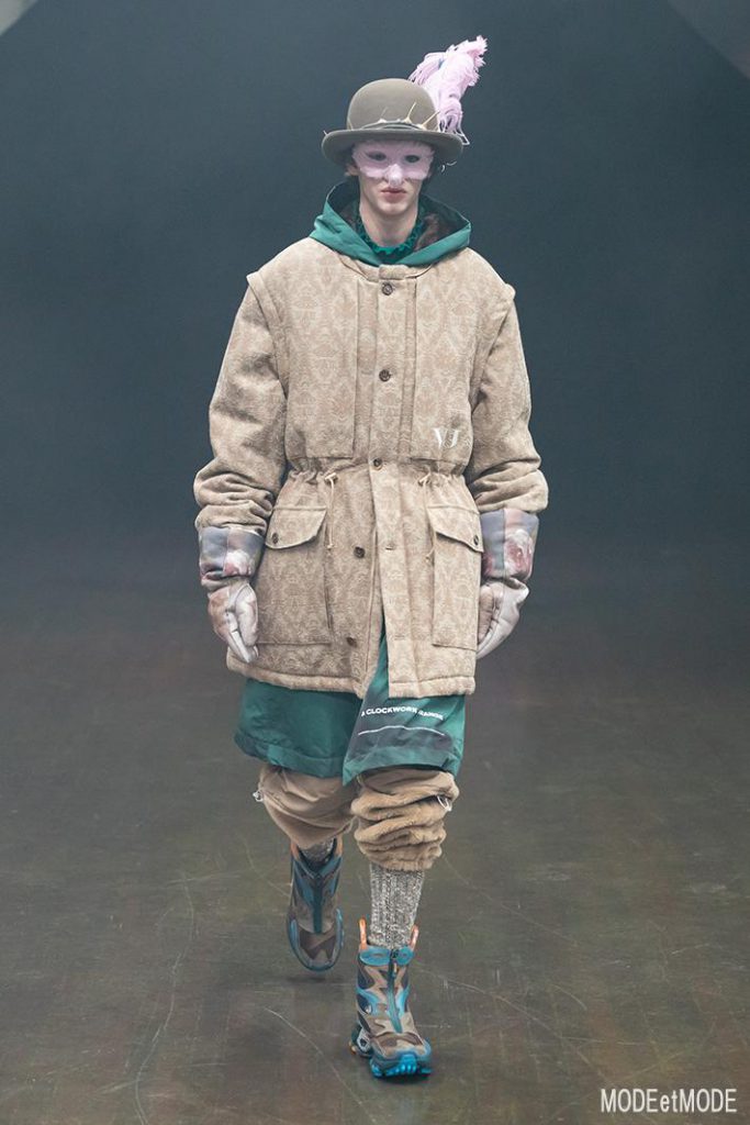 undercover_aw19_054