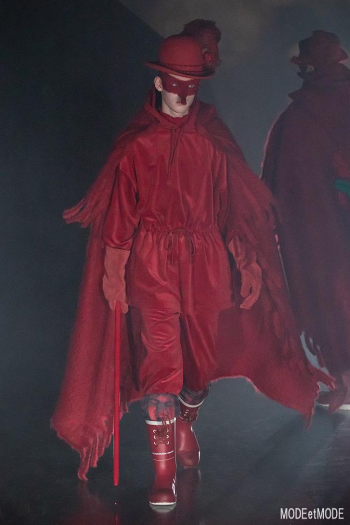 undercover_aw19_055