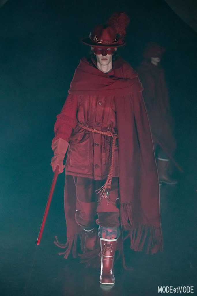 undercover_aw19_057